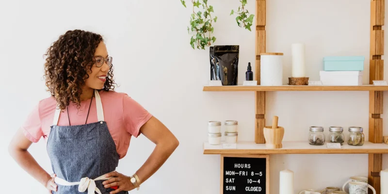 Merchant deciding between Shopify Bundles vs build-a-box