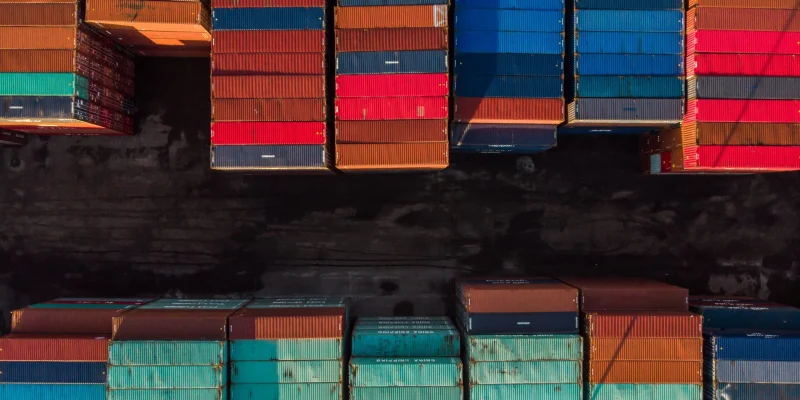 Cross-border shipping containers for international selling with Shopify Markets